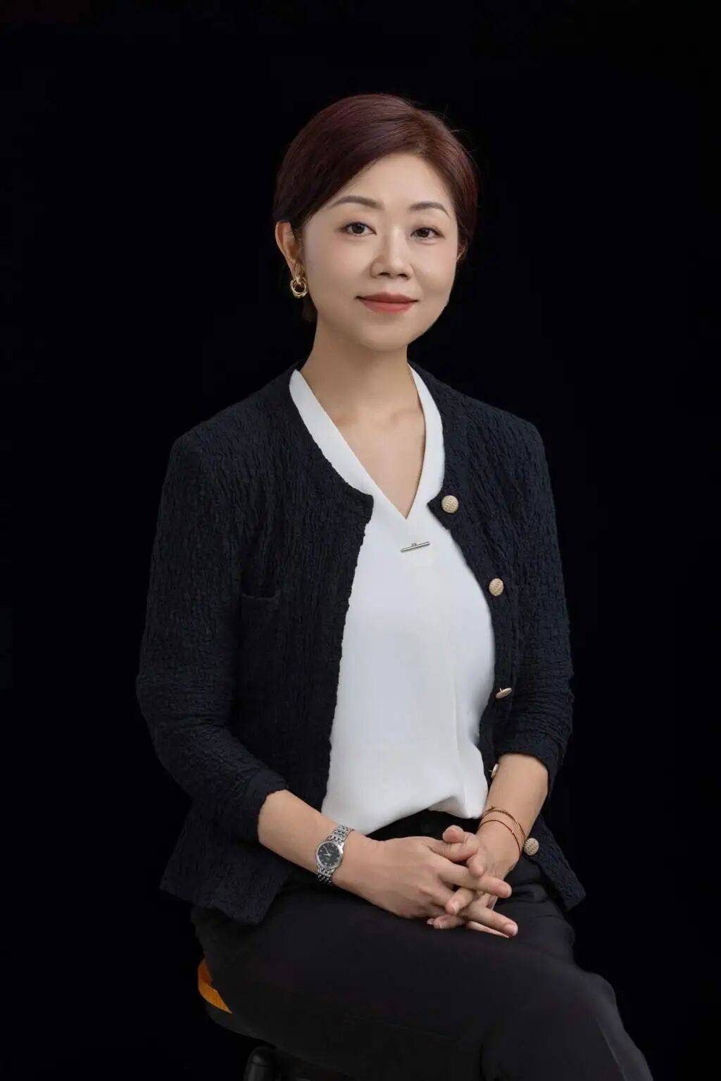 大使蒋小燕<strong></p>
<p>安币官网</strong>，正式赴任