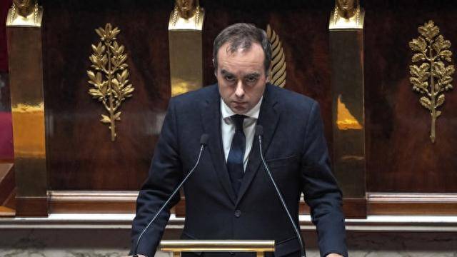 为免遭弹劾，法国新政府被迫低头，马克龙标志性政绩要没了？