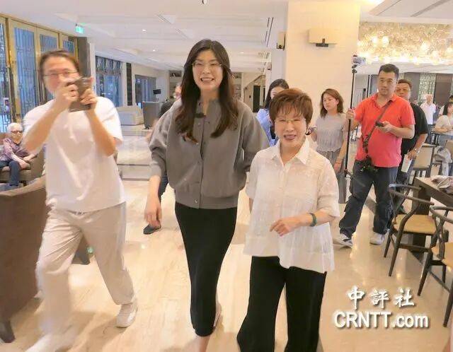 到底支持谁当党主席?当着郑丽文的面<strong></p>
<p>币安binance</strong>,洪秀柱说出了自己的答案