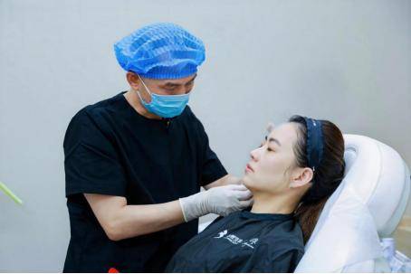 重磅官宣<strong></p>
<p>币安智能链</strong>!郭俊龙院长认证Dr.U博士医美皮肤科学科带头人