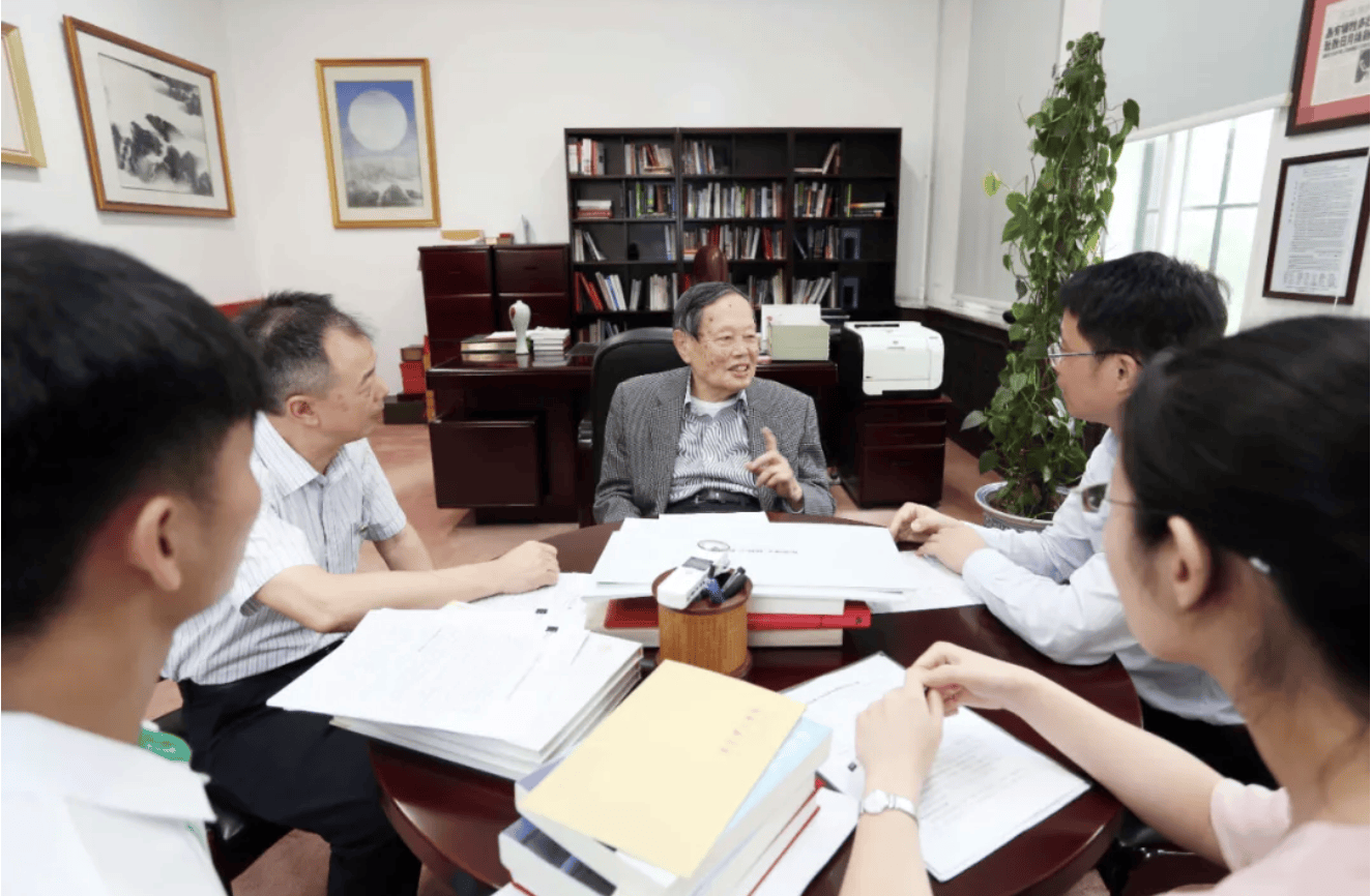 杨振宁为什么连续32年担任东莞理工学院名誉校长<strong></p>
<p>币安智能链</strong>?