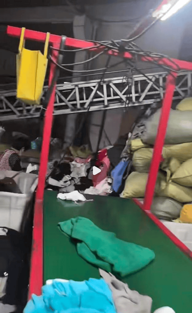 江西一女生误卖奶奶藏有13万元黄金首饰的旧衣<strong></p>
<p>币安官方</strong>,回收站:没安装监控没发现金器,分拣工人是临时工