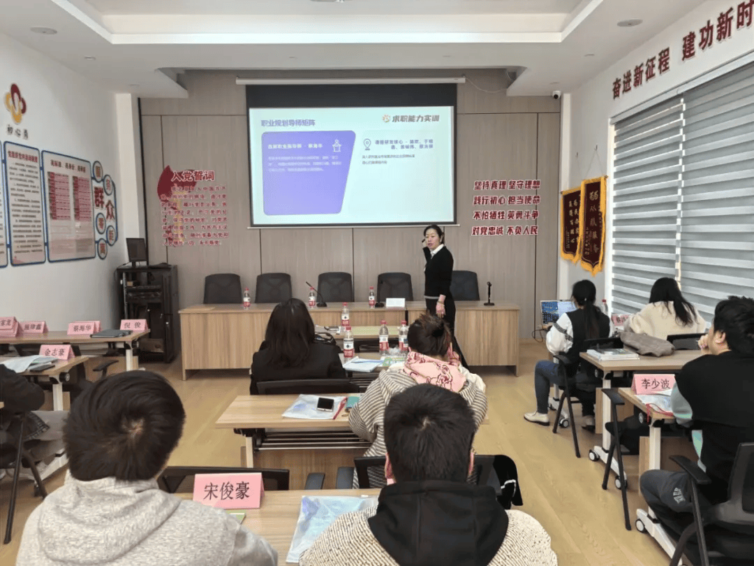 霜降·职场收获季|秋暮露成霜<strong></p>
<p>币安下载链接</strong>,云卷寒风降