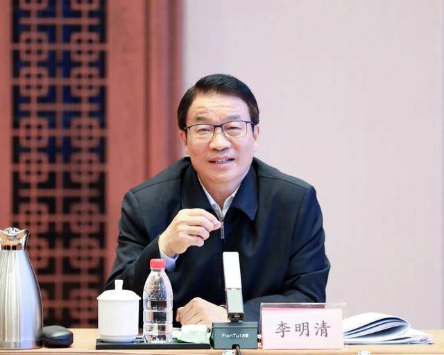 中央批准<strong></p>
<p>下载币安</strong>,陈新武、张伟履新职