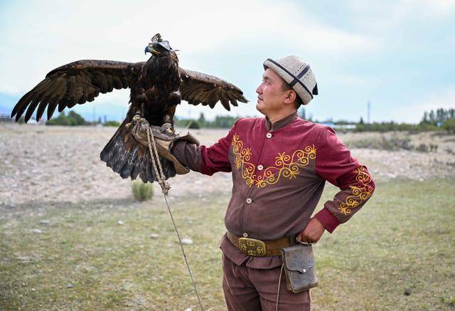 青年说 | 到中亚<strong></p>
<p>ERC20</strong>,奔赴一场激动人心的“探秘”