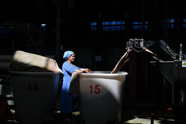 青年说 | 到中亚<strong></p>
<p>ERC20</strong>,奔赴一场激动人心的“探秘”