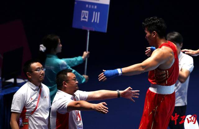 全运会拳击男子80公斤级决赛<strong></p>
<p>LUNA币最新消息</strong>,王小保夺冠!