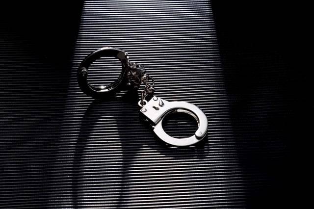 17岁女孩被继父强奸时不敢反抗<strong></p>
<p>Bigone</strong>,曾目睹其家暴生母 法院:继父构成强奸罪