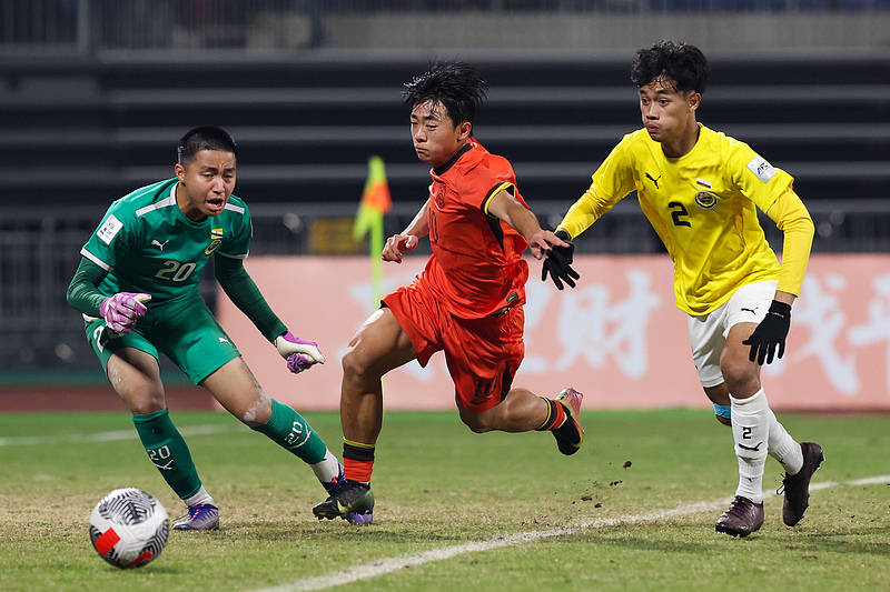 U16国足让中国球迷继续“过年”<strong></p>
<p>BLUR币</strong>，对手再弱，连续踢出两位数比分也非易事