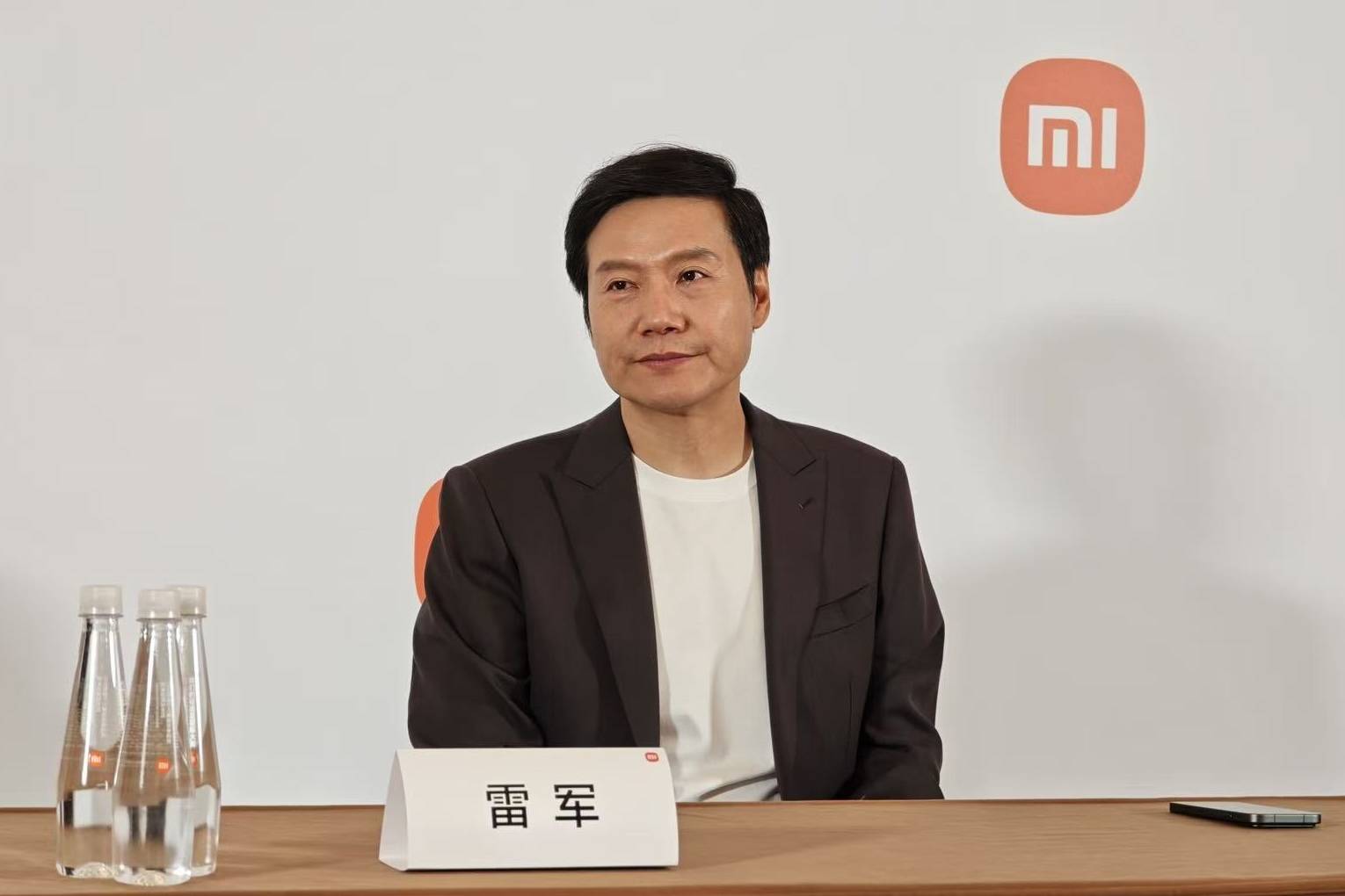 雷军宣布1亿港元增持后<strong></p>
<p>BLUR币</strong>,小米港股美股迎来上涨