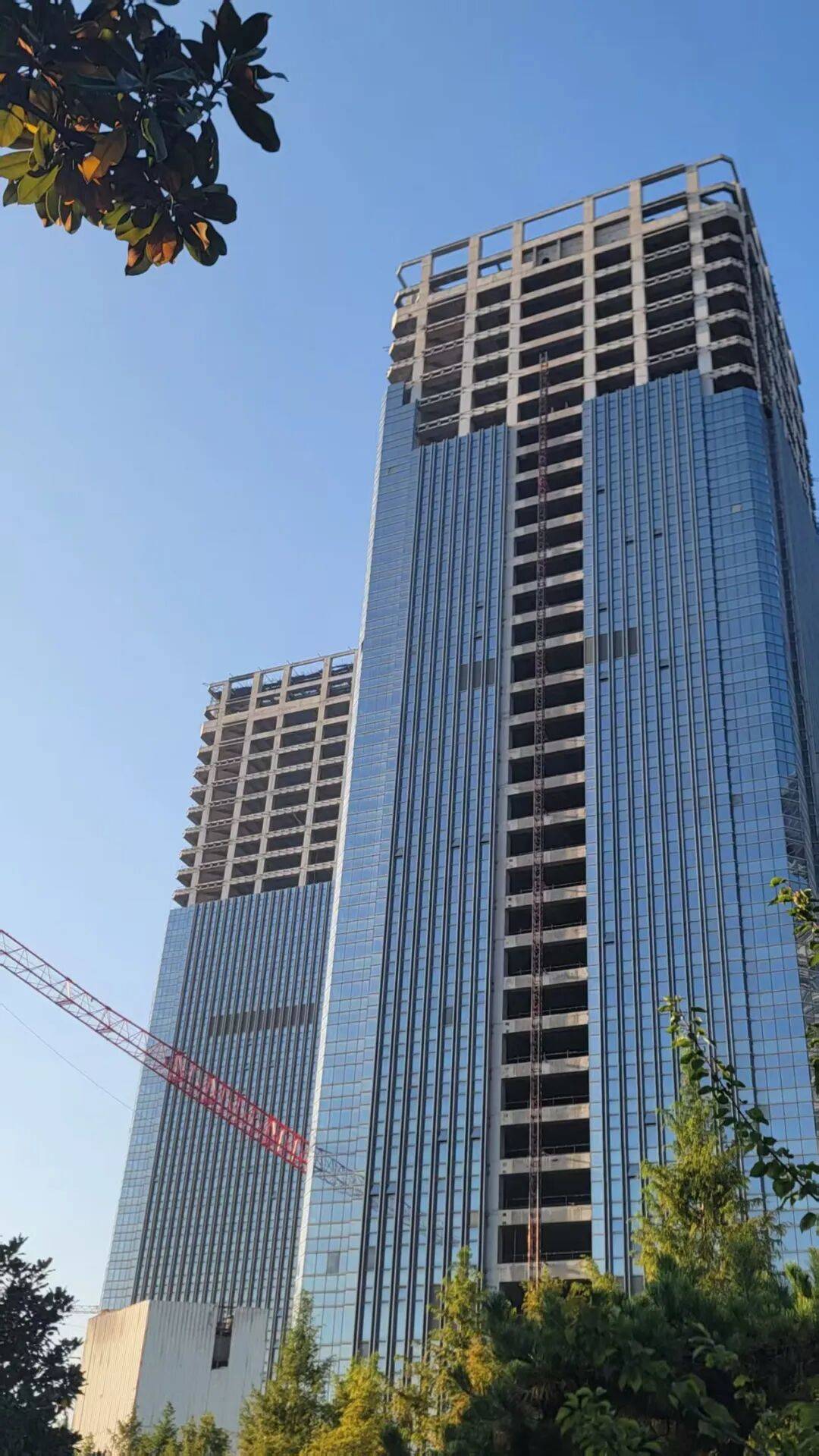 西安地标“双子塔”荒芜十年<strong></p>
<p>比特币交易网</strong>，7.48亿起拍