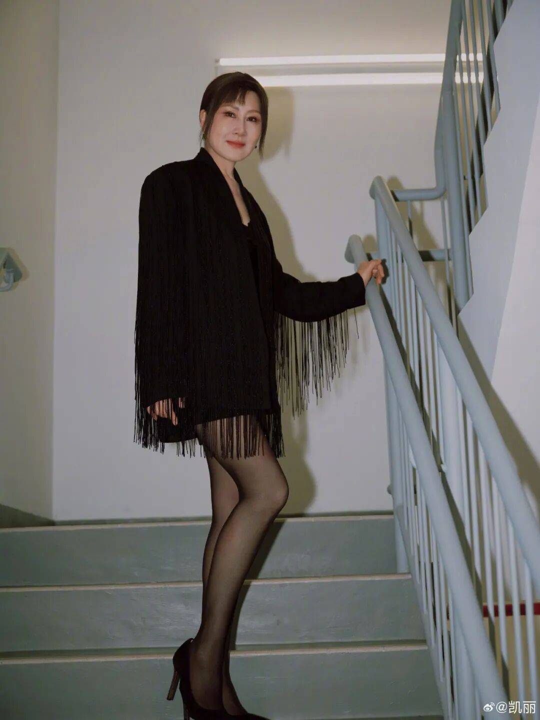 63岁女演员张凯丽晒照<strong></p>
<p>VIABTC</strong>,黑丝袜配高跟鞋,曾表示:年龄阻挡不了追求美的脚步