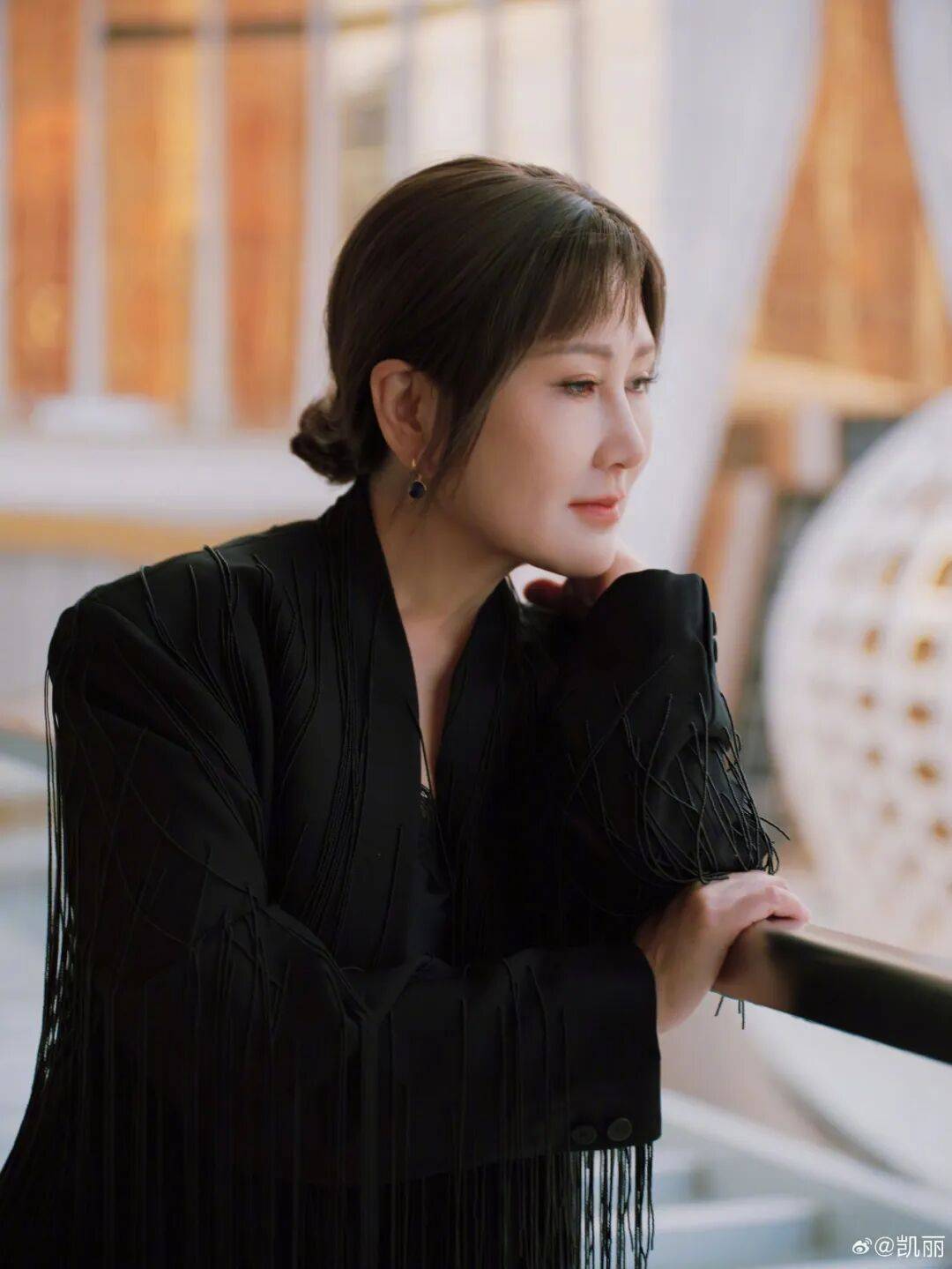 63岁女演员张凯丽晒照<strong></p>
<p>VIABTC</strong>,黑丝袜配高跟鞋,曾表示:年龄阻挡不了追求美的脚步