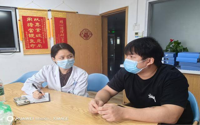 “工作可以再找<strong></p>
<p>插针</strong>，妈妈只有一个”，深圳大学毕业生为照顾患癌母亲，甘当“全职儿子”