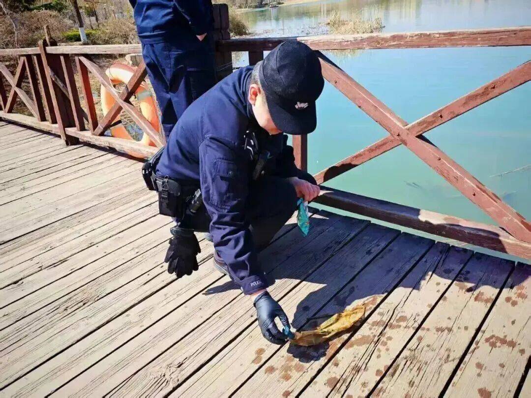 在公园游玩发现子弹<strong></p>
<p>华安创新基金</strong>，果断报警！淄博这两名小学生，真棒！