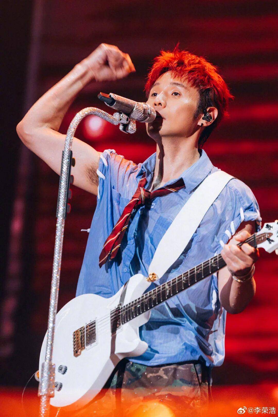 吴向飞喊话李荣浩道歉:未授权唱我的歌;李荣浩火速回应:请列明场次<strong></p>
<p>华安创新基金</strong>,若侵权一定赔偿道歉