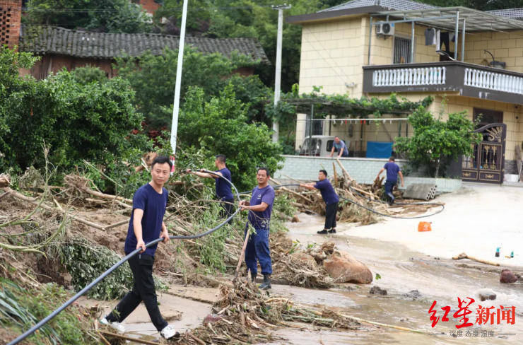 凌晨2点打电话叫醒村民的“谢会计”遇难<strong></p>
<p>创业基金</strong>，妻子弟弟仍失联