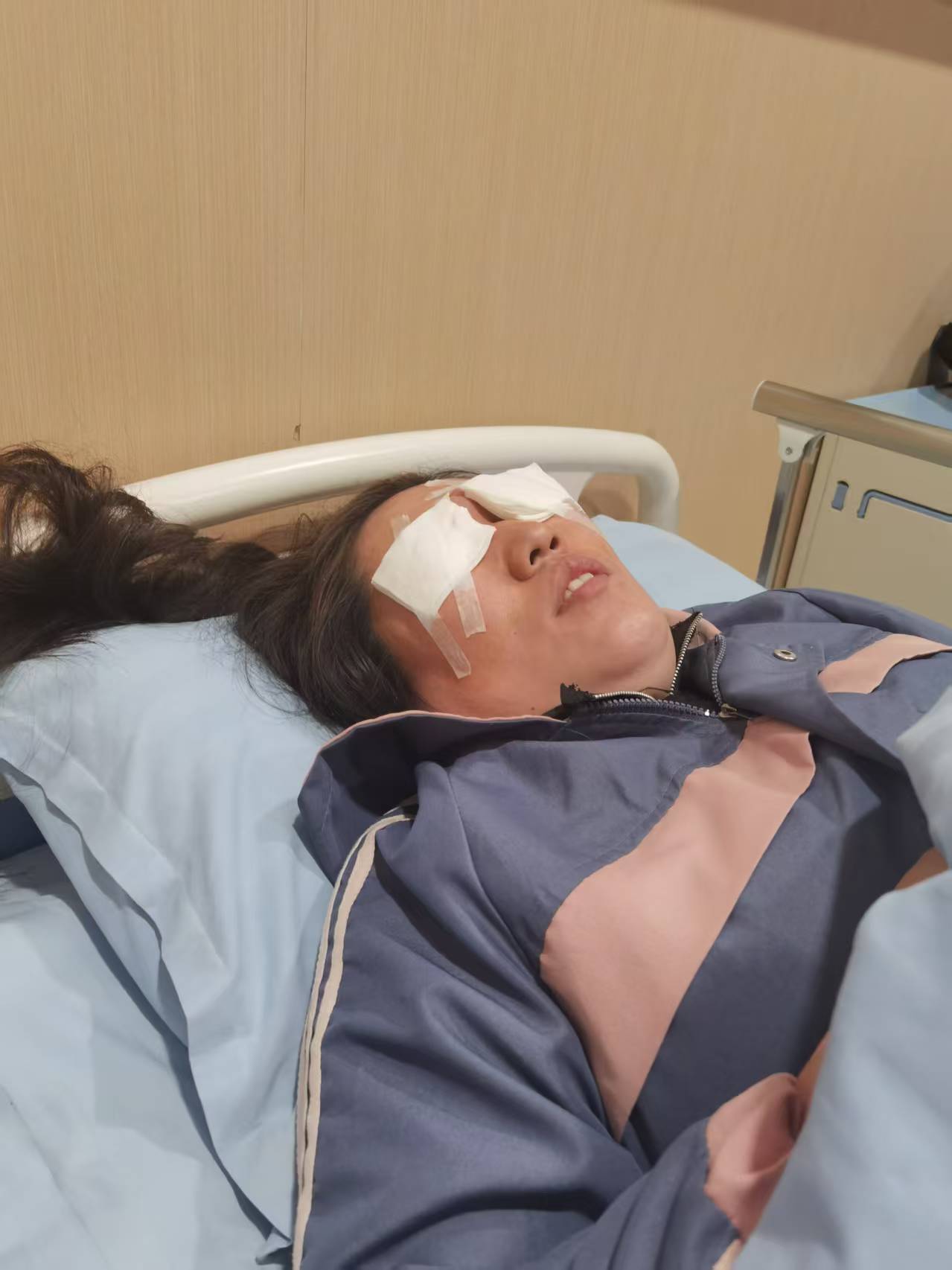 先植入晶体又取出<strong></p>
<p>私募基金招聘</strong>，江苏南通江河泽明眼科医院评估失误致女子两次手术，术后出现多项后遗症